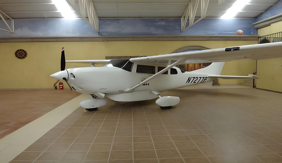 Jim's Cessna T206H in the hangar